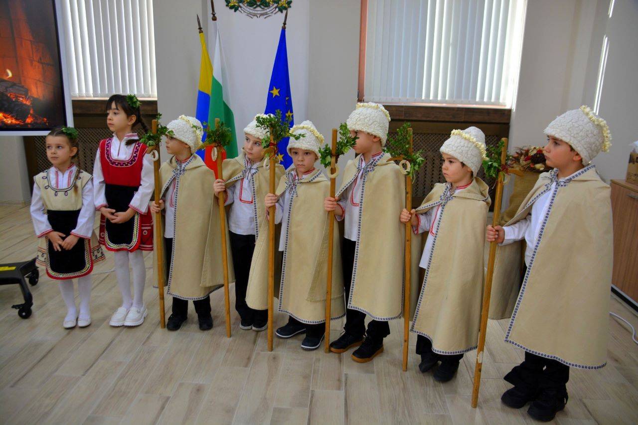  Коледарчета в община Асеновград 